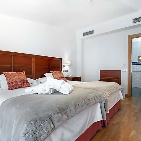 Virginia 4*